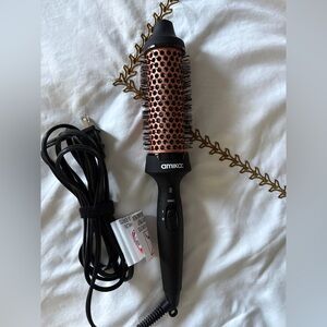 Amika blowout babe thermal hair brush